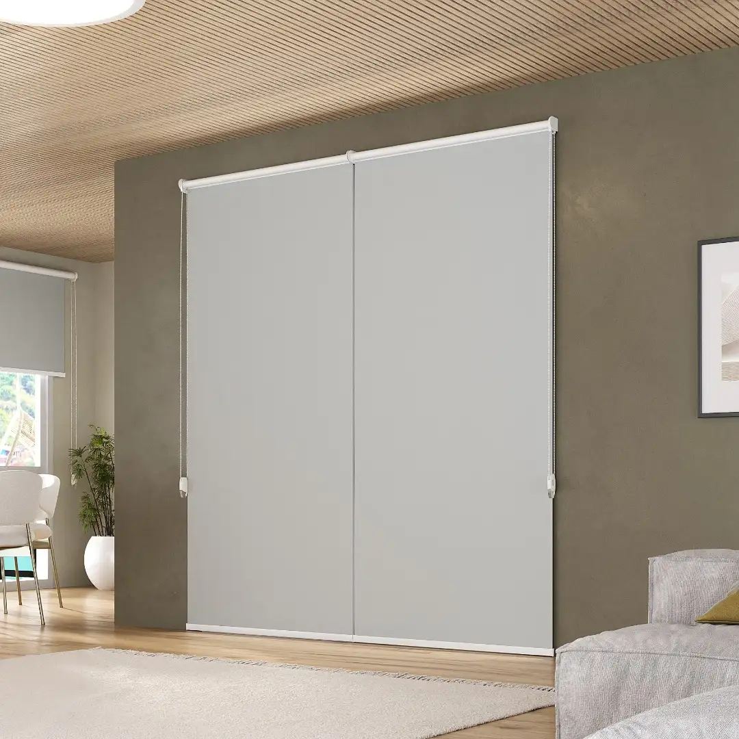 Persiana rolô blackout cinza lisa