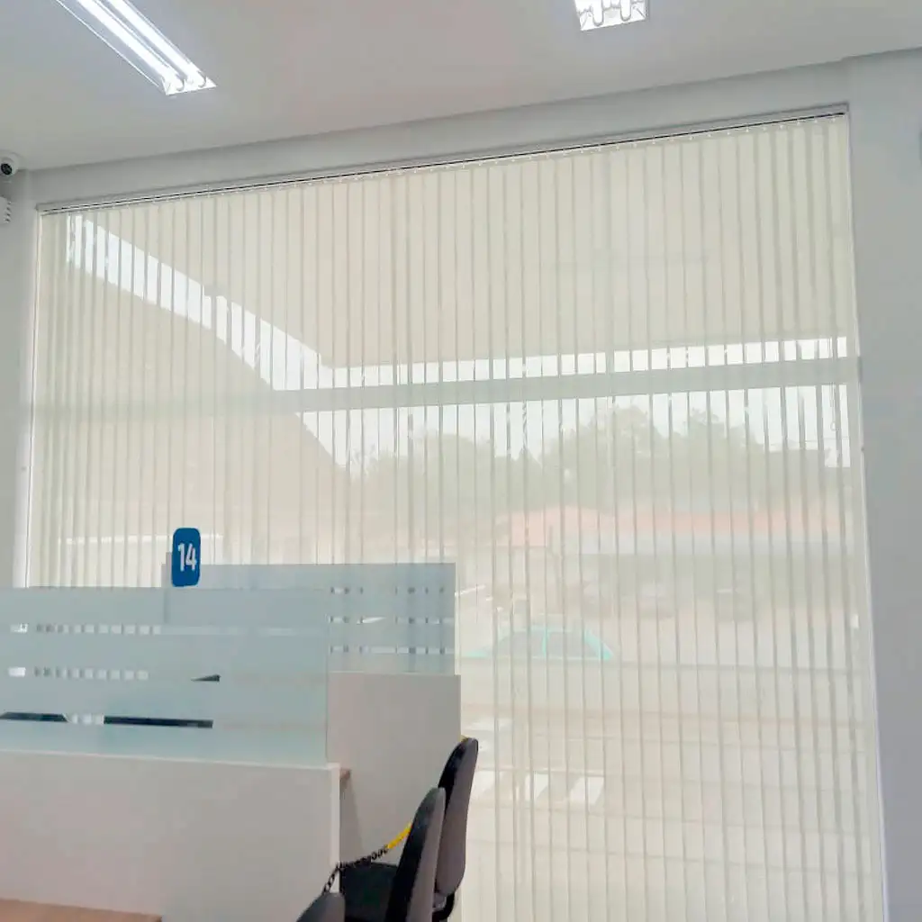 Persiana vertical tela solar bege L 1,30 x 1,80 A