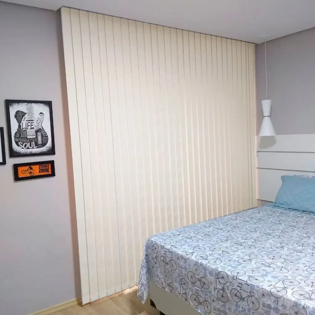 Persiana vertical nápoles creme blackout L 1,45 x 1,60 A