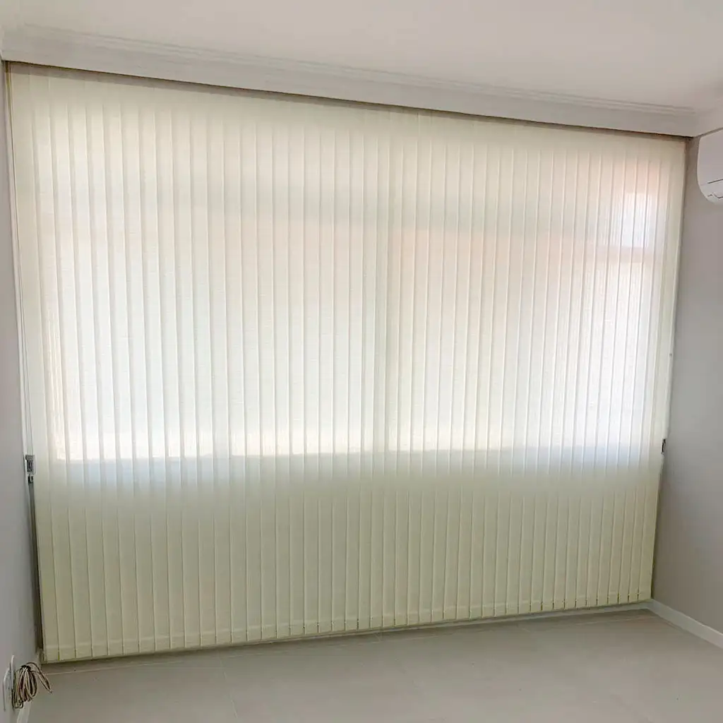 Persiana vertical nápoles creme L 1,50 x 1,10 A