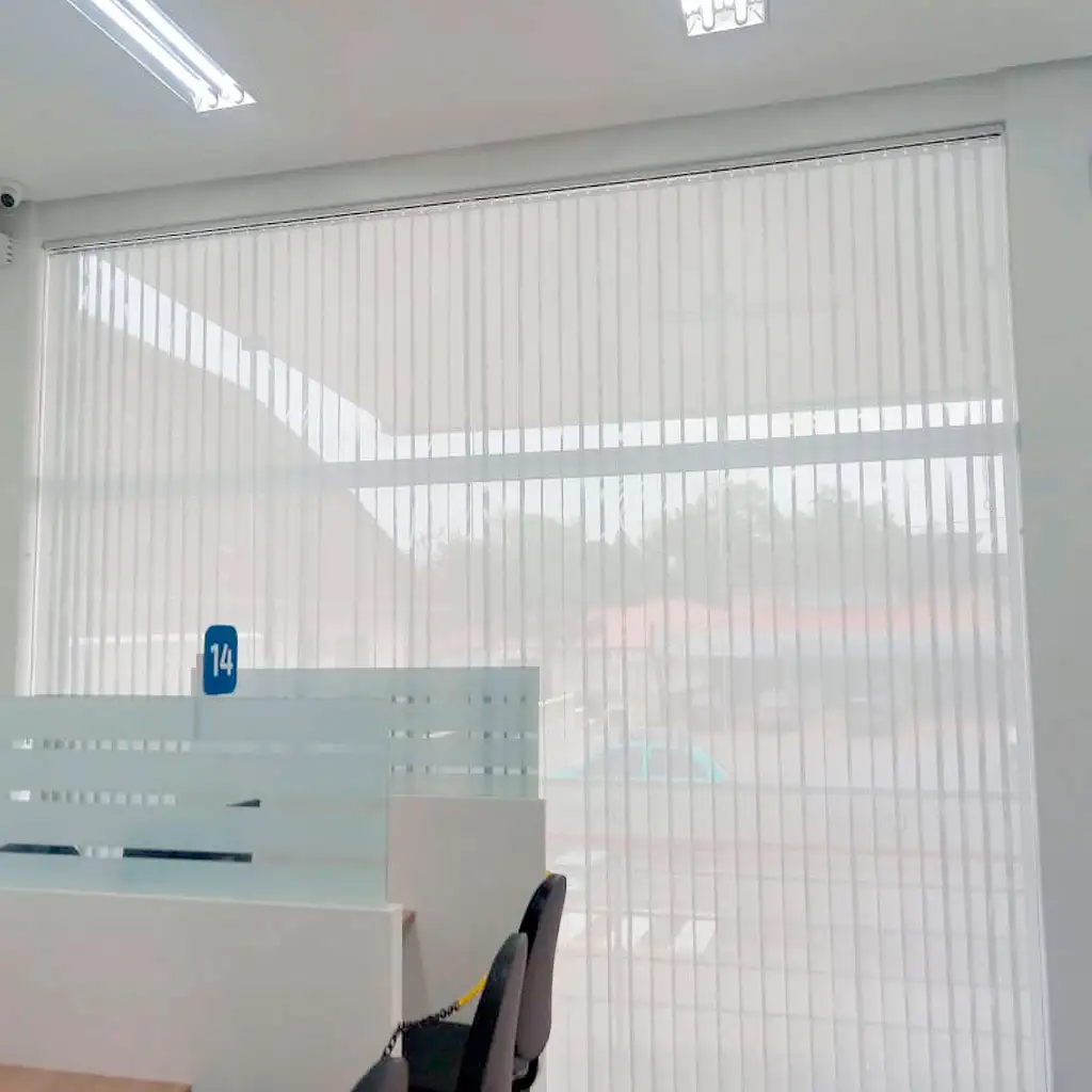 Persiana vertical tela solar branca L 2,10 x 1,25 A